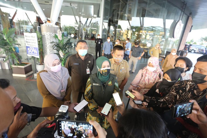 Wali Kota Mojokerto saat wawancara kesiapan PTM SD dan SMP di Kota Mojokerto. SP/Dwy Agus Susanti