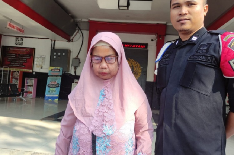 Masriah saat bebas dari penjara kini mulai berulah kembali, Minggu (27/08/2023). SP/ SDA