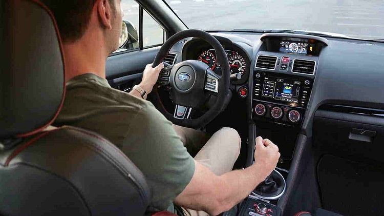 Illustrasi pengemudi mobil manual saat mudik. SP/SBY