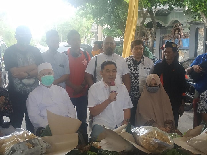 Cawabup Taufiqulbar saat tumpengan deklarasi kemenangan Pilkada Sidoarjo