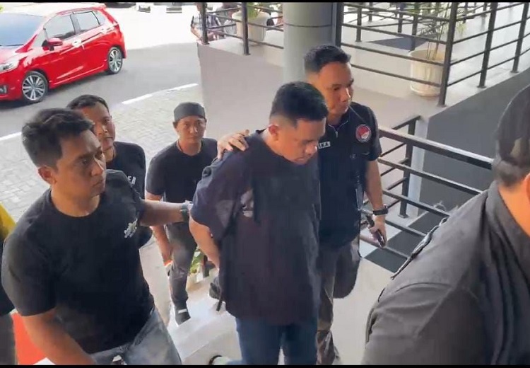 Penampakan AK, bandar pemasok narkoba ke Ammar Zoni ditangkap di Ancol, Jakarta Utara./ Foto: Penamopakan AK, bandar pemasok narkoba ke Ammar Zoni ditangkap di Ancol, Jakarta Utara. SP/ JKT