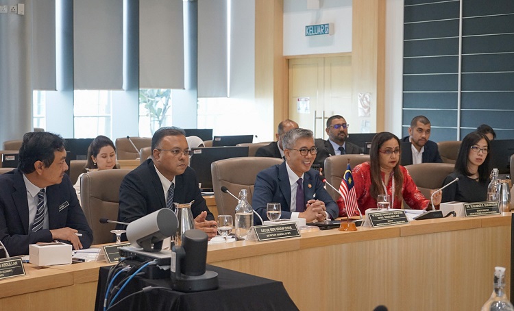 Menteri Investasi, Perdagangan, dan Industri Malaysia, Tengku Datuk Seri Utama Zafrul Bin Tengku Abdul Aziz.