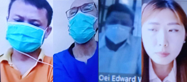 Terdakwa Solekan dan Abdul Muiz (dua dari kiri), Kedua saksi korban Oey Edward Wijaya dan saksi Jessica (2 dari kanan), saat dipersidangan ruang Candra PN Surabaya, secara online, Senin ( 02/08/2021). SP/Budi Mulyono