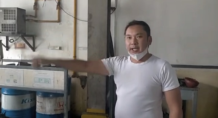 Royce Muljanto saat memberikan keterangan.