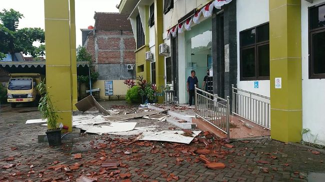 Kondisi salah satu Rumah Sakit di Malang, akibat gempat pertama berkekuatan 6,7 Skala Ritcher.