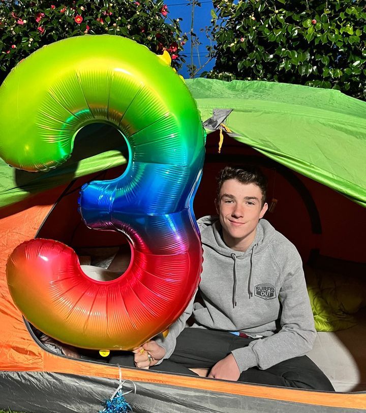  Max Woosey tinggal di tenda selama tiga tahun terakhir demi mengumpulkan uang. SP/ SBY