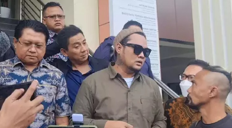 Virgoun saat menghadiri proses cerai di Pengadilan Agama Jakarta Barat, Rabu (21/06/2023). SP/ JKT