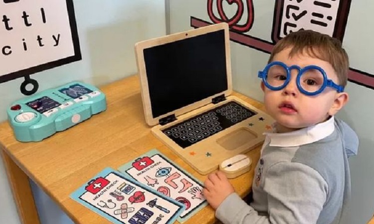 Theodore Hobbs dinobatkan sebagai bayi ajaib. SP/ SBY