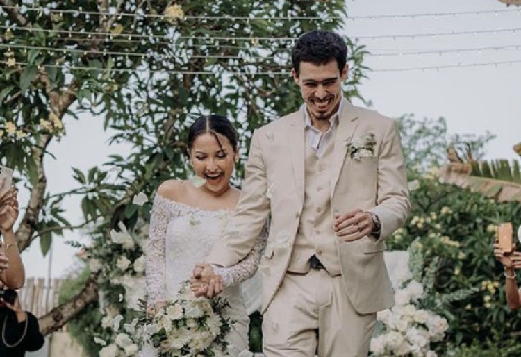 Jennifer Coppen dan Dali Wassink resmi menikah. SP/ JKT