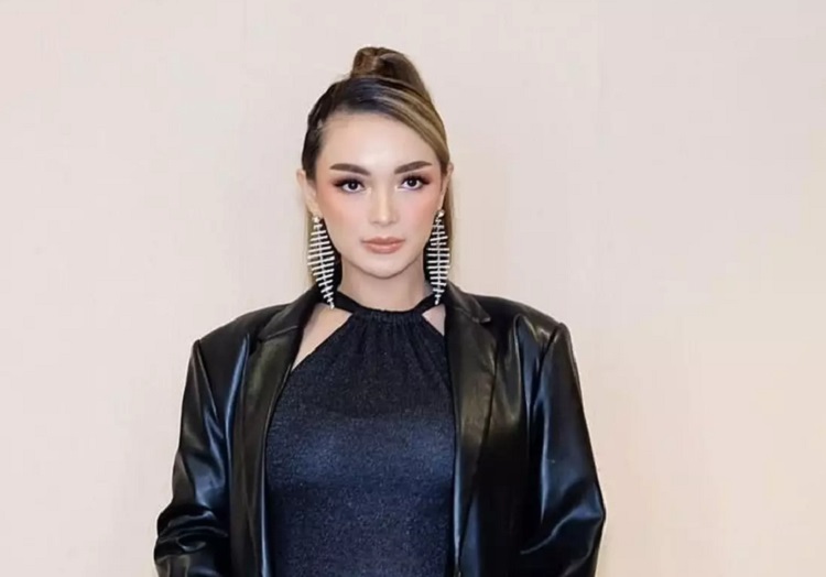 Zaskia Gotik dan penampakan rumah yang dijualnya seharga Rp750 juta. SP/ JKT