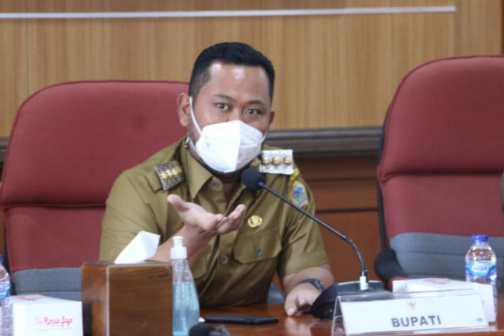 Bupati Gresik, Fandi Akhmad Yani.