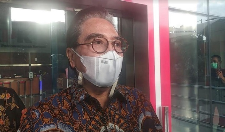Pengacara Hotma Sitompul saat di Gedung KPK untuk menjalani pemeriksaan di Jakarta, Rabu (8/11/2020).