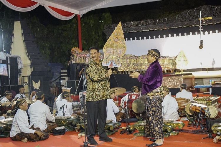  DPRD Kota Kediri Gelar Wayang Kulit dan Pameran UMKM. SP/ Ducan