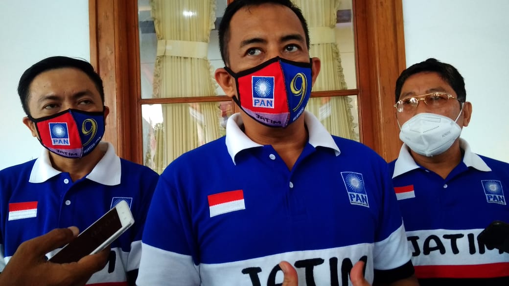 Ketua DPW PAN Jatim Rizky Sadig usai bertemu Gubernur Khofifah di Grahadi, Selasa (23/2/2021). SP/RKO