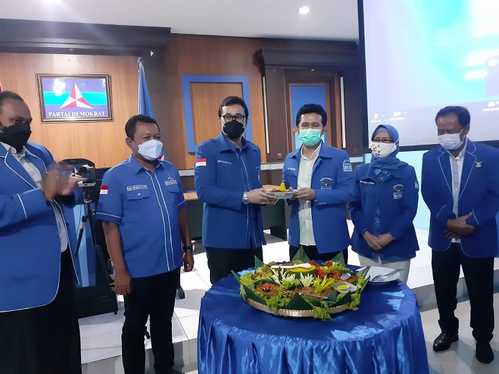 Syukuran sederhana dilakukan DPD Partai Demokrat Jatim dalam rangka HUT ke 20 Tahun, Kamis 9/9/2020. Riko Abdiono