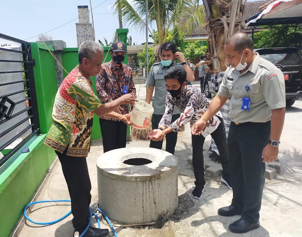 Tim BPBD Jatim melakukan Penelitian Sumber Air untuk Tenaga Listrik di Lamongan, kemarin.SP/ Riko Abdiono.