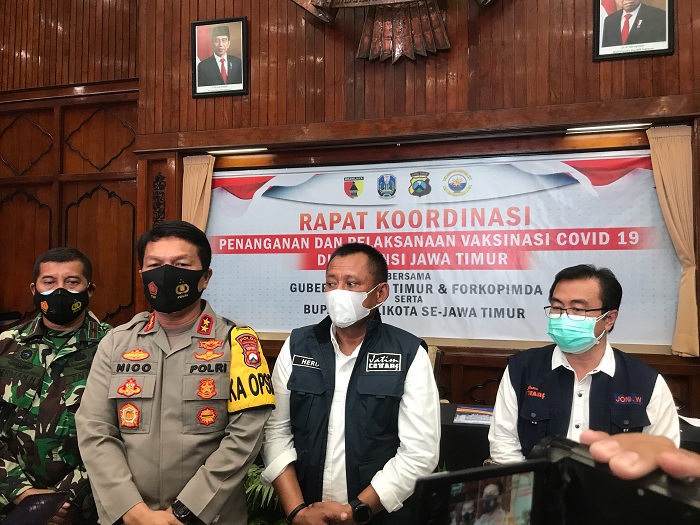 Caption : Rapat Koordinasi Pelaksanaan vaksinasi Covid 19 di kantor gubernur jalan pahlawan. SP/ RIA SUKMA SARI