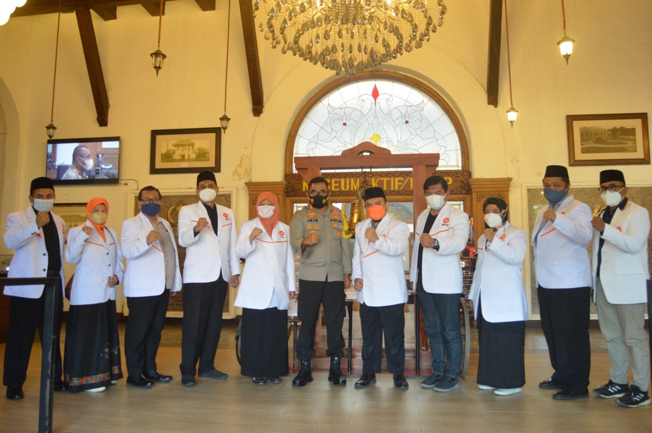  PKS Kota Surabaya melaksanakan beberapa kunjungan dalam rangka  Silaturahmi Kebangsaan ke Mapolrestabes Surabaya. SP/ ALQ