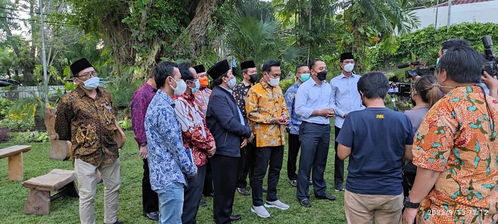 Forum Silaturahmi Partai Politik (Parpol) saat berkunjung di Rumah Dinas Walikota Surabaya, Eri Cahyadi. SP/Alqomar