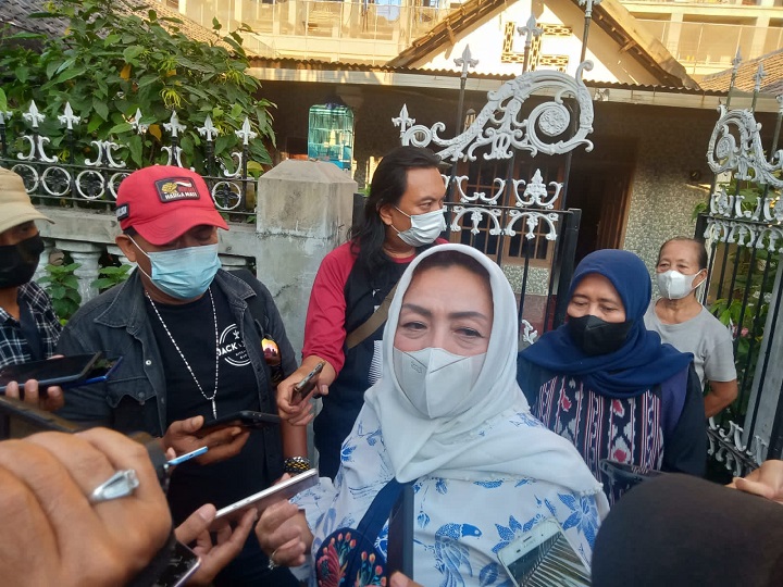 Ketua Komisi A, Pertiwi Ayu Krishna saat melakukan sidak ke lokasi proyek Trans Icon. SP/Alqomar
