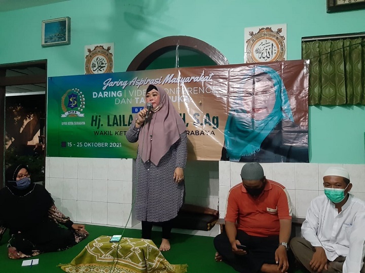 Wakil Ketua DPRD (Dewan Perwakilan Rakyat Daerah) Kota Surabaya Laila Mufidah saat menggelar reses di daerah pemilihannya di Rungkut Tengah, Kecamatan Gunung Anyar. 