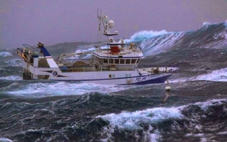 Ilustrasi cuaca ekstrem perairan laut. SP/ Maritime World