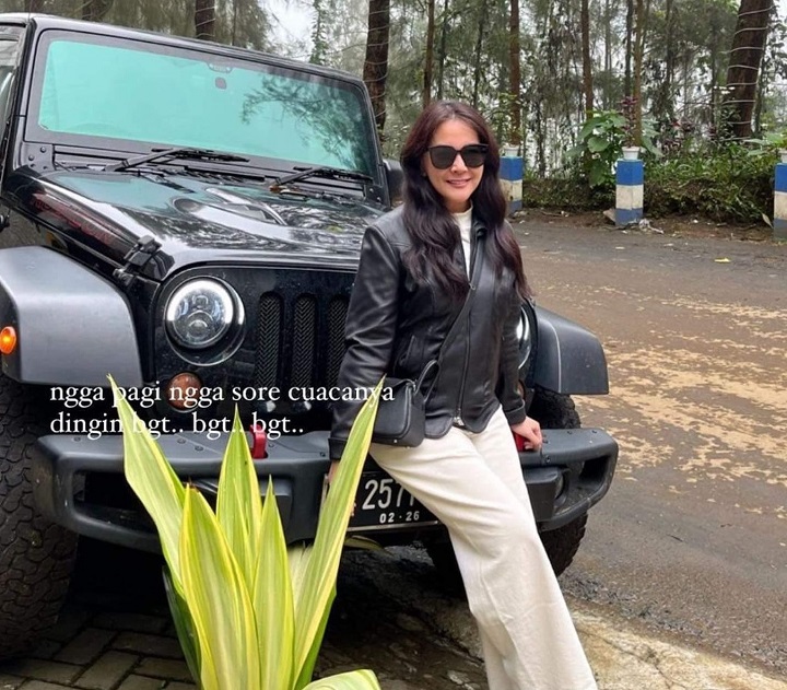 Tangkap layar aktivitas istri Rafael Alun Trisambodo yang tersebar di media sosial Twitter, mulai memiliki restoran hingga rumah mewah dan pamer tas branded.