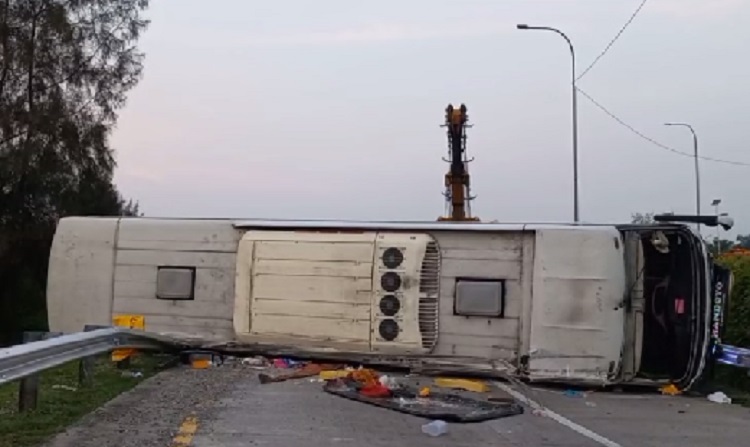 Insiden kecelakaan bus Handoyo di Tol Cipali, Jumat (15/12/2023) yang tewaskan 12 orang. SP/ PRW