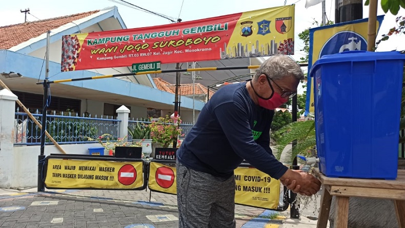 PPKM Mikro Jatim kembali diperpanjang  guna menekan terus laju penyebaran Covid-19. SP/ imgsby