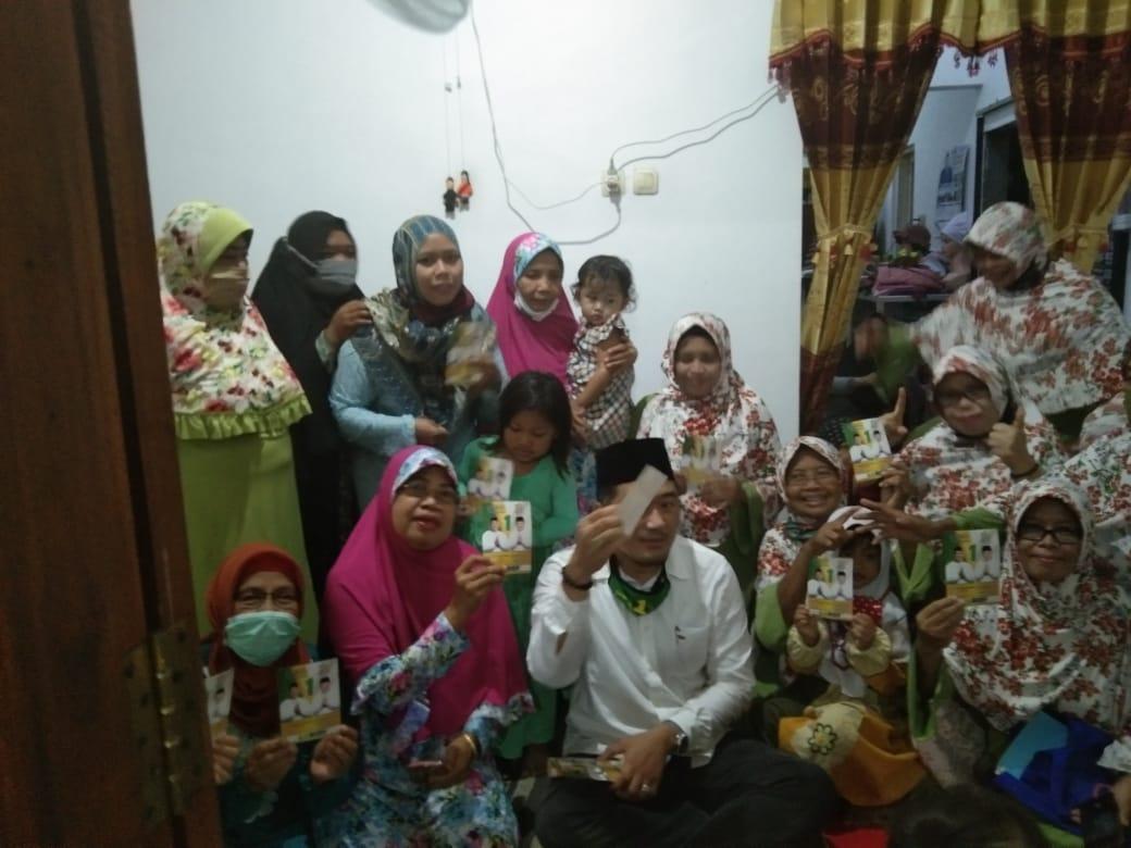 Ibu-ibu Yasinan Congkop Keboansikep Gedangan bersama Cawabup Taufiqubar