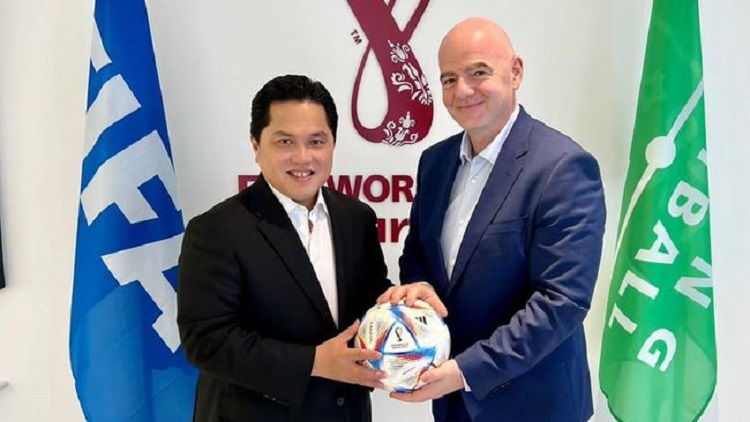 Erick Thohir bertemu dengan Presiden Federation Internationale de Football Association (FIFA), Gianni Infantino di Doha, Qatar. SP/ JKT