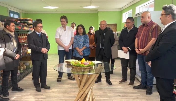 Menkop UKM Teten Masduki saat meresmikan IHT di Swiss, Selasa (24/11/2023). Foto: Kemenkop UKM.