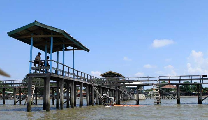 Taman Hiburan Pantai Kenjeran . SP/aroengbinang.com