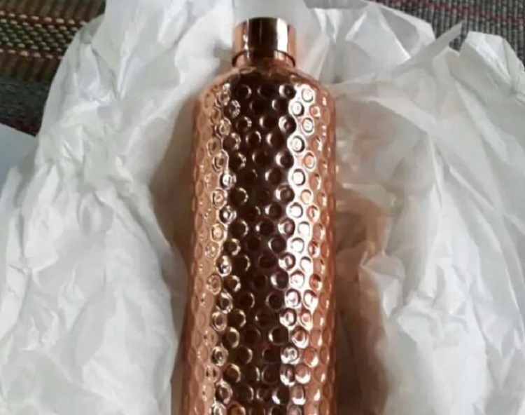 Botol minum berbahan tembaga. SP/ SBY