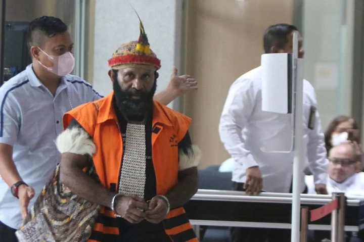 Bupati Mamberamo Tengah nonaktif Ricky Ham Pagawak