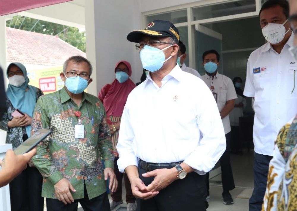 Menteri Koordinator PMK, Muhajir Effendy, melakukan kunjungan lapang ke Laboratorium PCR Rumah Sakit Kabupaten Kediri (RSKK), Sabtu (19/9/2020)