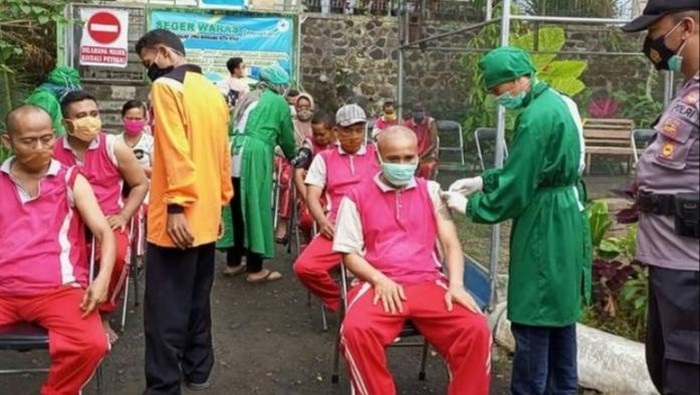 Vaksinasi ODGJ di Banyuwangi.