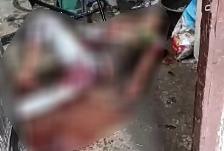 Jenazah korban yang ditemukan bersimbah darah. SP/Mahbub Fikri