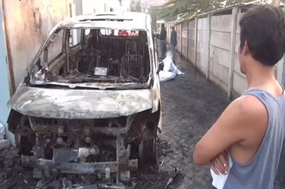 Kondisi mobil Alphard milik Via Vallen  hangus usai dibakar pelaku.

Foto: SP/Instagram via vallen