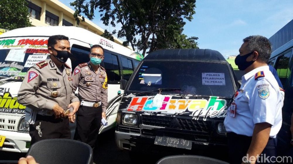 Illustrasi aturan dan kebijakan larangan mudik di jawa timur. SP. DECOM