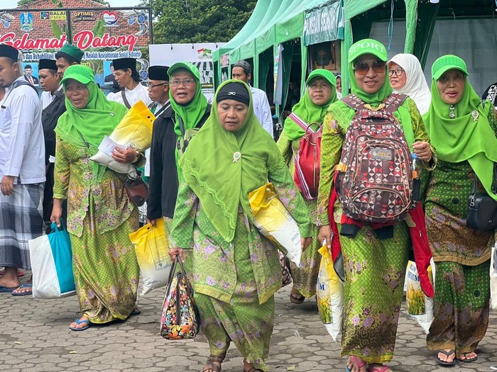 Operasi pasar beras murah di Puncak Resepsi Satu Abad NU. Foto: Pemprov Jatim.