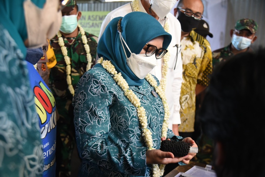 Peresmian stand UMKM yang dihadiri oleh Ketua TP PKK Kota Surabaya Rini Indriyani. SP/HUMAS PEMKOT SURABAYA