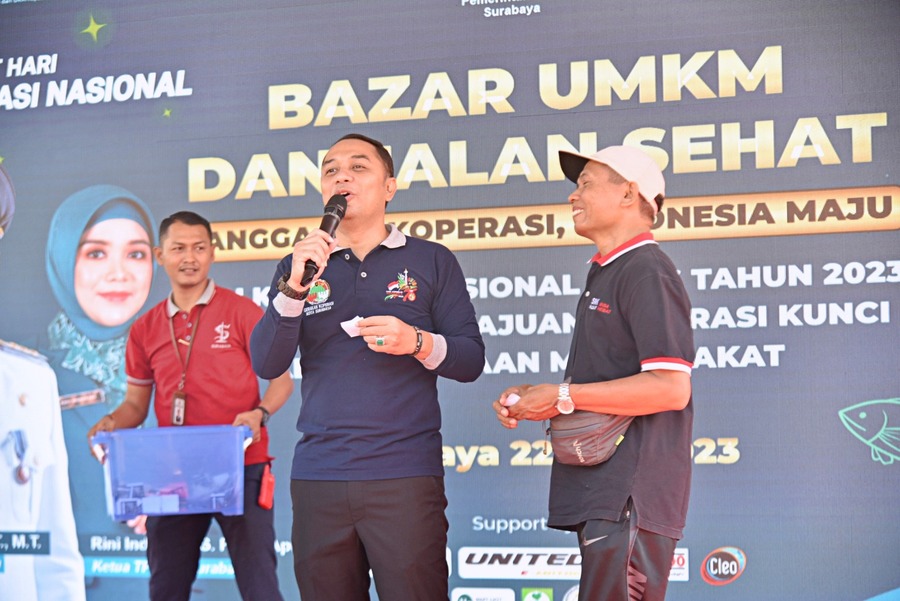 Wali Kota Surabaya Eri Cahyadi di Balai Kota Surabaya, Sabtu (22/7/2023). Foto: Pemkot Surabaya.