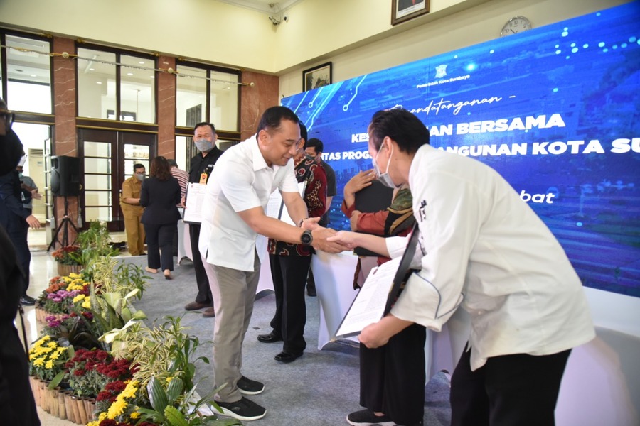 Wali Kota Eri Cahyadi pada saat acara penandatanganan kerja sama dengan perguruan tinggi di Surabaya