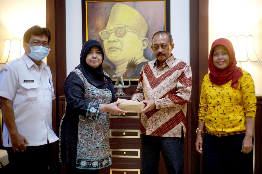 Cak Ji dalam pertemuan dengan Paguyuban UMKM Kecamatan Wonokromo, kemarin. SP/HUMAS PEMKOT SURABAYA