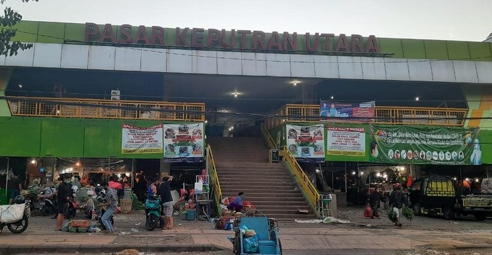 Pasar Keputran, satu dari 3 pasar induk yang akan segera direvitalisasi. 