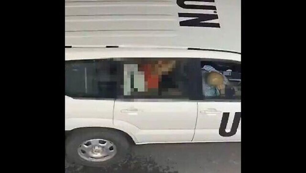  Hasil tangkapan layar video seks yang diduga dilakukan staf PBB. SP/(Twitter)