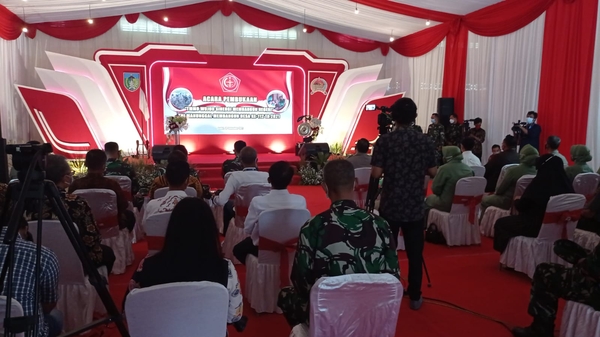 Pemkab Kediri bersama TNI saat membuka acara TMMD secara daring