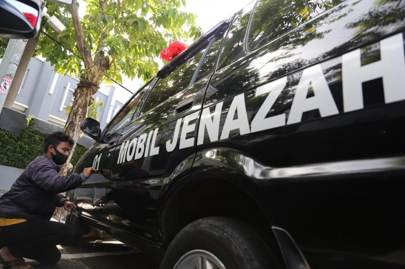 Pemkot Surabaya memodifikasi kendaraan dinas milik beberapa Perangkat Daerah (PD) menjadi mobil jenazah.SP/RE/PEMKOT SURABAYA