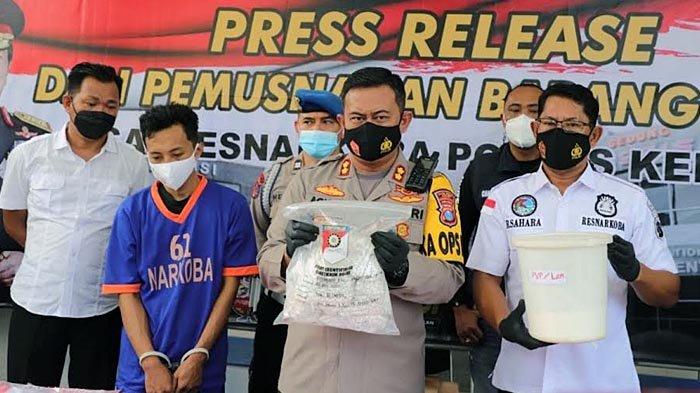 Polres Kediri rilis rumah produksi pembuat ribuan pil dobel L usai ditangkap